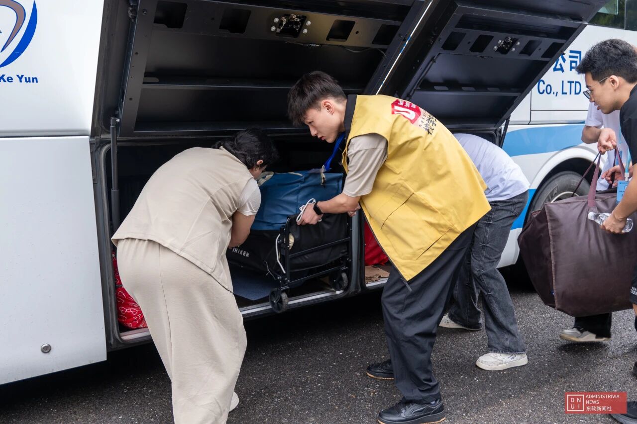 摆渡车